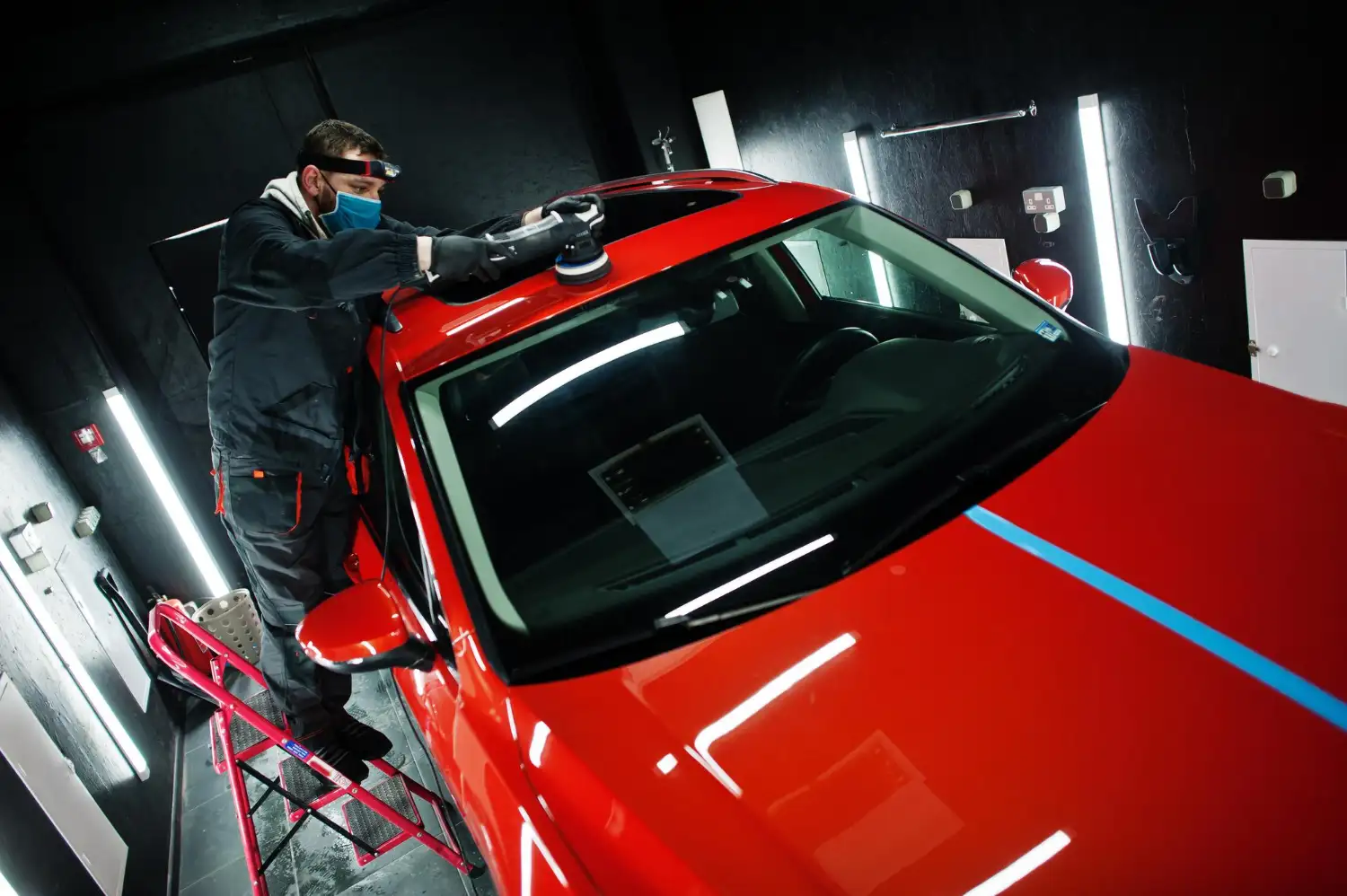 Vitrificação de Pintura vs. PPF: Qual a Melhor Proteção para Carros de Luxo?